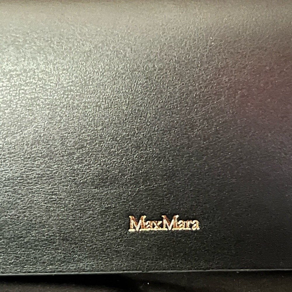 Stylish Oversized Sunglasses - image 6